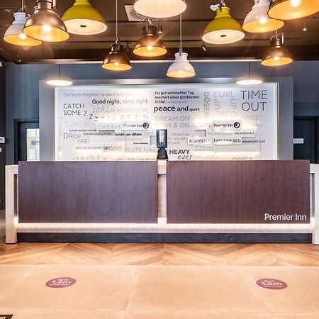 Premier Inn Wuppertal City Centre Esterno foto