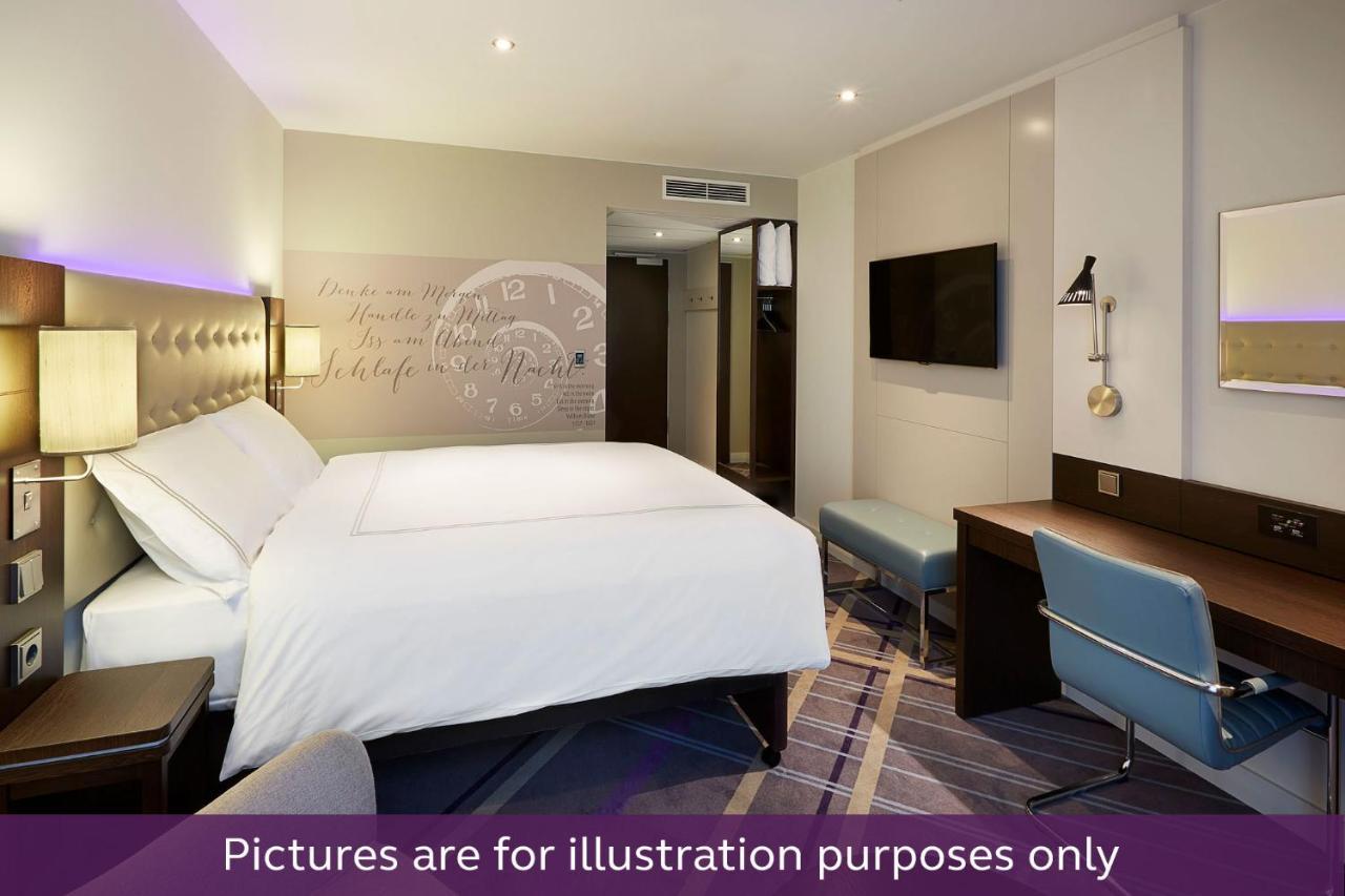 Premier Inn Wuppertal City Centre Esterno foto
